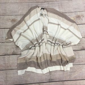 ❤️White House Black Market Short Sleeve Cape Sweater XS/S